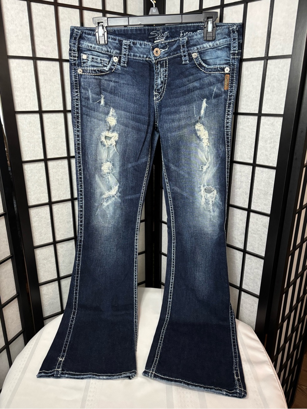 Silver Jeans Dark Blue Distressed Wide Leg Flare Jeans - Size 30x33